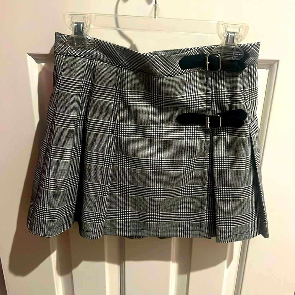 Katie J NYC - patterned skirt